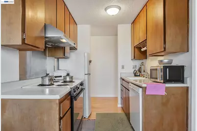 567 Oakland Ave #104, Oakland, CA 94606 - Photo 22