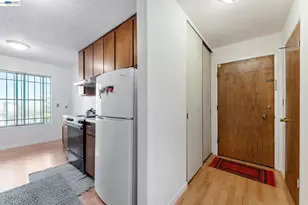 567 Oakland Ave, Oakland, CA 94606 - Photo 18