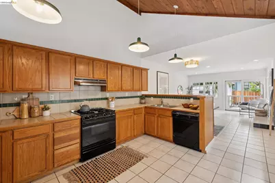 5360 James Ave, Oakland, CA 94618 - Photo 12