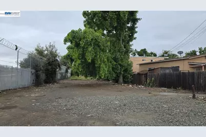 218 Valle Vista Ave, Hayward, CA 94544 - Photo 2
