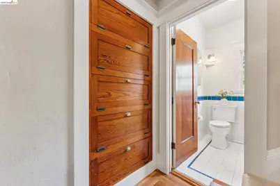 6004 Auburn Avenue, Oakland, CA 94618 - Photo 22