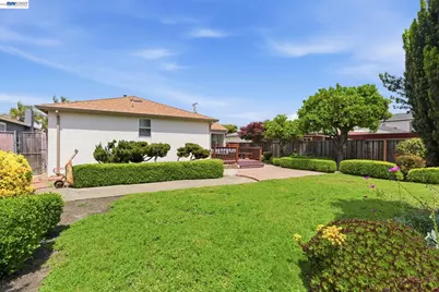 1762 Via Redondo, San Lorenzo, CA 94580 - Photo 32