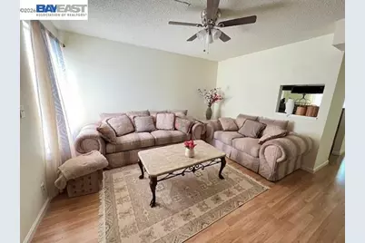 2300 Sycamore Ln #5, Davis, CA 95616 - Photo 2