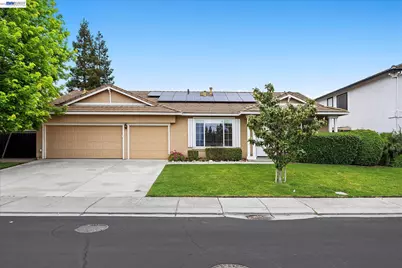 744 Vasconcellos Ave, Manteca, CA 95336 - Photo 2