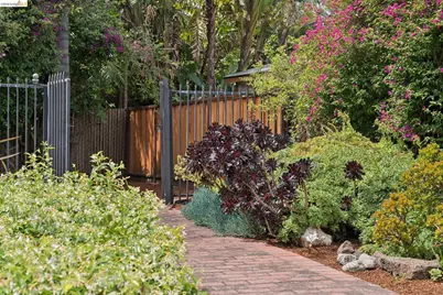 3781 Manila Ave, Oakland, CA 94609 - Photo 52