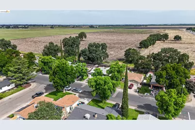 853 Sutherland Dr, Stockton, CA 95210 - Photo 48
