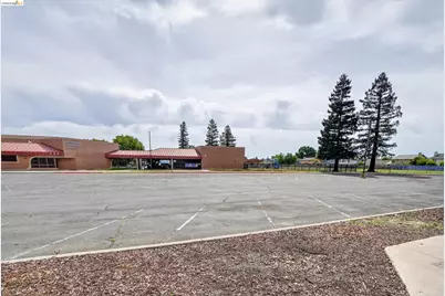 853 Sutherland Dr, Stockton, CA 95210 - Photo 52