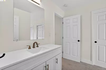 853 Sutherland Dr, Stockton, CA 95210 - Photo 22