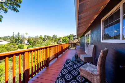 11165 Lochard St, Oakland, CA 94605 - Photo 30
