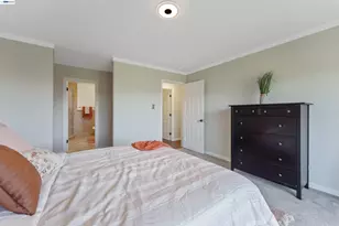11165 Lochard St, Oakland, CA 94605 - Photo 38