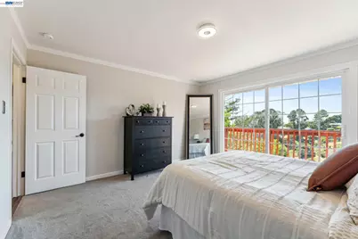 11165 Lochard St, Oakland, CA 94605 - Photo 40