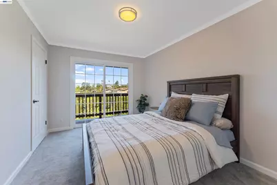 11165 Lochard St, Oakland, CA 94605 - Photo 44