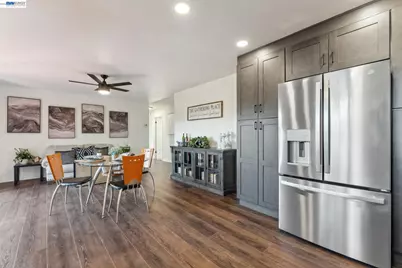 11165 Lochard St, Oakland, CA 94605 - Photo 24