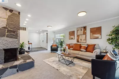 11165 Lochard St, Oakland, CA 94605 - Photo 8