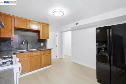 7419 Hillside St, Oakland, CA 94605 - Photo 8