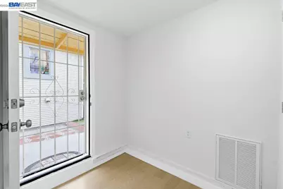 7419 Hillside St, Oakland, CA 94605 - Photo 16