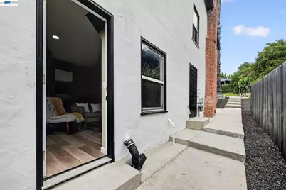24657 Leona Dr, Hayward, CA 94542 - Photo 32