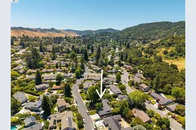 102 Brookfield Dr, Moraga, CA 94556 - Photo 4