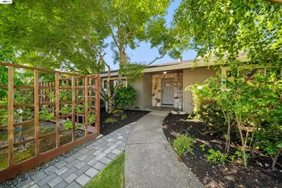 102 Brookfield Dr, Moraga, CA 94556 - Photo 26