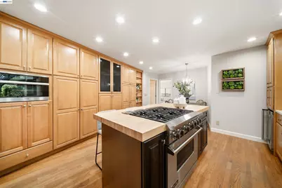 102 Brookfield Dr, Moraga, CA 94556 - Photo 36