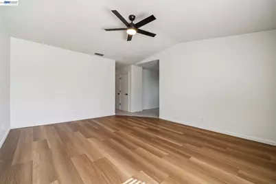 554 Chestnut Ave, Tracy, CA 95376 - Photo 4