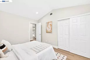 7361 Stonedale Dr, Pleasanton, CA 94588 - Photo 24