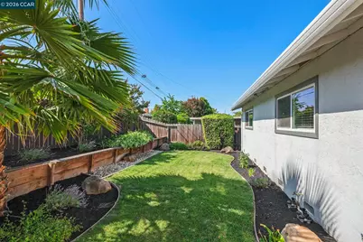 1808 Elkwood Dr, Concord, CA 94519 - Photo 26
