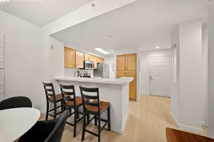 320 Caldecott, Oakland, CA 94618 - Photo 8