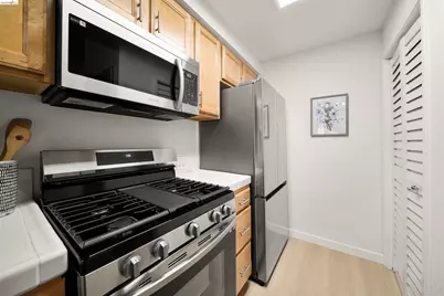 320 Caldecott #116, Oakland, CA 94618 - Photo 6