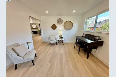 17880 Apricot Way, Castro Valley, CA 94546 - Photo 14
