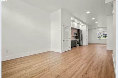 1545 32nd Street #110, Oakland, CA 94608 - Photo 12