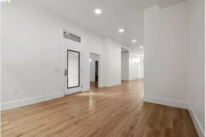 1545 32nd Street #110, Oakland, CA 94608 - Photo 2