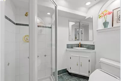 6233 Thornhill Dr, Oakland, CA 94611 - Photo 26