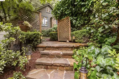 6233 Thornhill Dr, Oakland, CA 94611 - Photo 4
