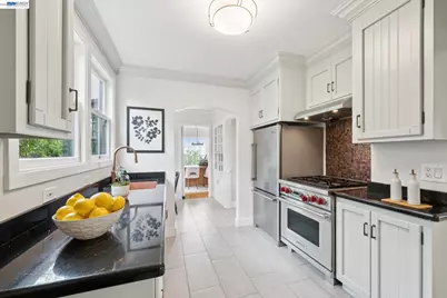 6968 Thornhill Drive, Oakland, CA 94611 - Photo 20