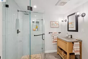 6968 Thornhill Dr, Oakland, CA 94611 - Photo 46