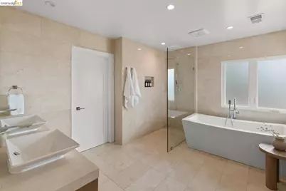 71 Sonia St, Oakland, CA 94618 - Photo 34