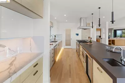 71 Sonia St, Oakland, CA 94618 - Photo 18