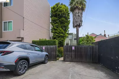1082 Church St, San Francisco, CA 94114 - Photo 36