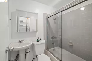 1082 Church St, San Francisco, CA 94114 - Photo 20