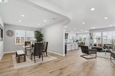 2542 Azalea Ave, Tracy, CA 95376 - Photo 32