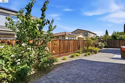 2542 Azalea Ave, Tracy, CA 95376 - Photo 38