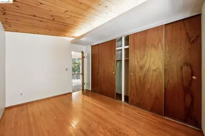6725 Moore Dr, Oakland, CA 94611 - Photo 26