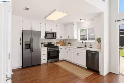 419 Pioneer Ave, Manteca, CA 95336 - Photo 8