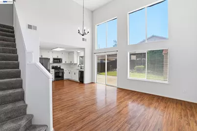 419 Pioneer Ave, Manteca, CA 95336 - Photo 4
