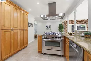 8023 Holanda Ln, Dublin, CA 94568 - Photo 6