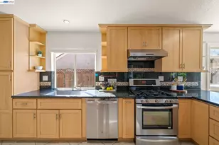 36288 Tudor Pl, Newark, CA 94560 - Photo 16