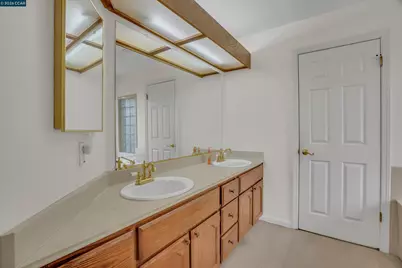 160 Meadow Brook Ct, Oakley, CA 94561 - Photo 34