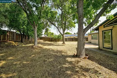 1181 Jensen Dr, Pittsburg, CA 94565 - Photo 18