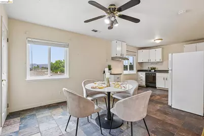 1917 Sequoia Dr, Martinez, CA 94553 - Photo 14